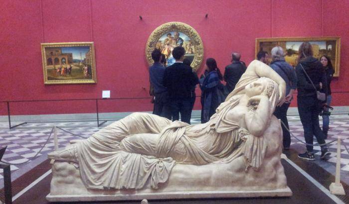 Natali: «Cleopatra sta bene con Michelangelo, il direttore degli Uffizi sbaglia»