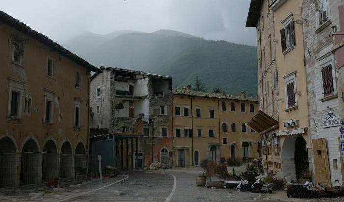 Montagne verdi e rovine, il terremoto nei Sibillini non è finito