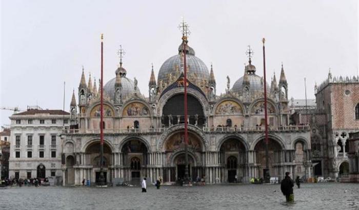 Allagata la basilica di San Marco, danni ai pavimenti