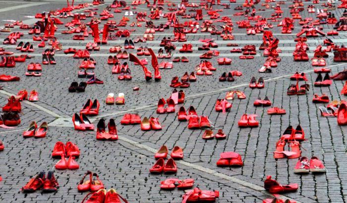 Donne che lottano: da Chauvet artista delle scarpe rosse a Emma Bonino