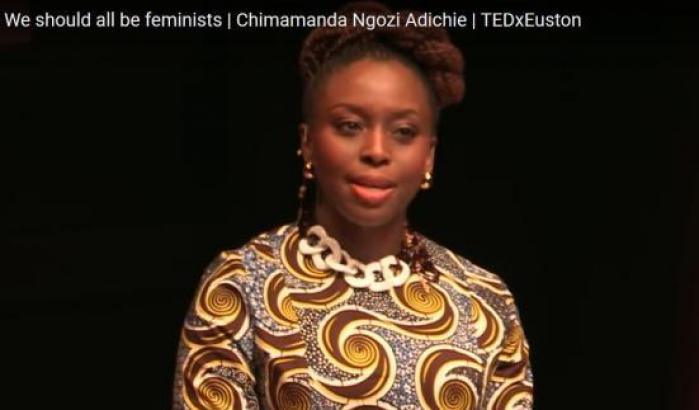 Chimamanda Ngozi Adichie, la scrittrice che vuole donne consapevoli e tutti "femministi"