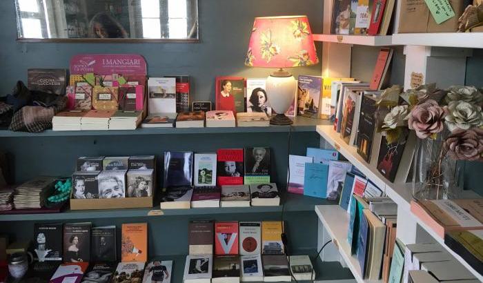 Resistenze: nel borgo di Lucignana nasce una libreria d’autrice e piace