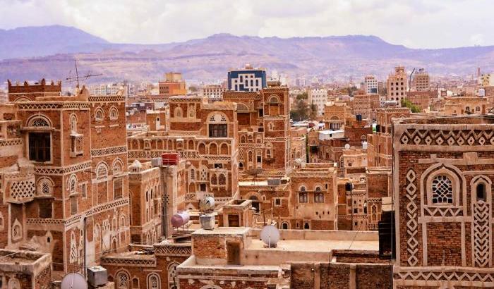 Oltre alle bombe, diluvi: il sito Unesco di Sana’a si sta “sciogliendo”
