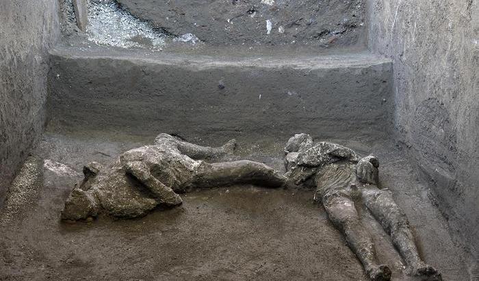 Pompei, ritrovati due corpi integri: morirono per shock termico
