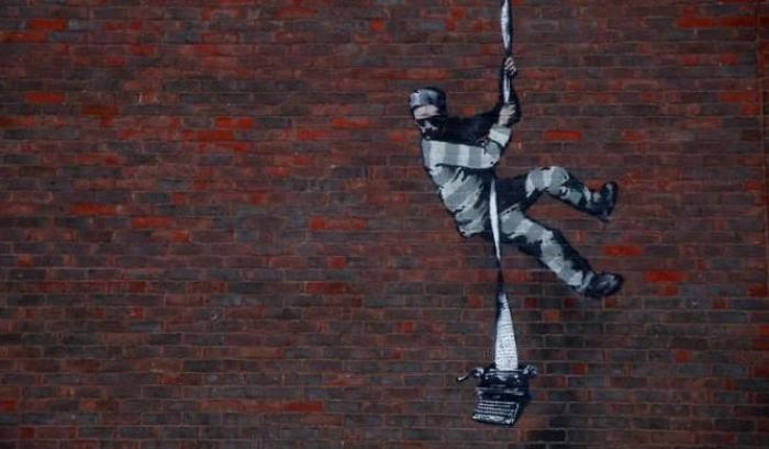 Banksy omaggia Oscar Wilde con un murale sull'ex carcere di Reading
