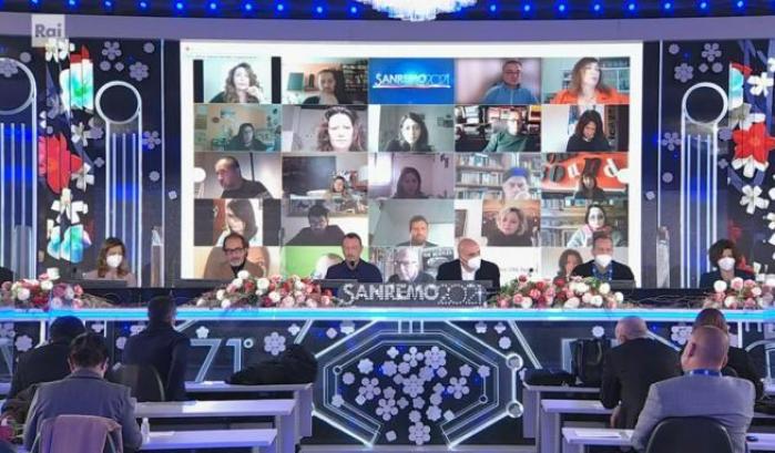 Sanremo2021: scontro Amadeus-stampa sui giornali usciti senza vincitori. È un segno dell'epoca