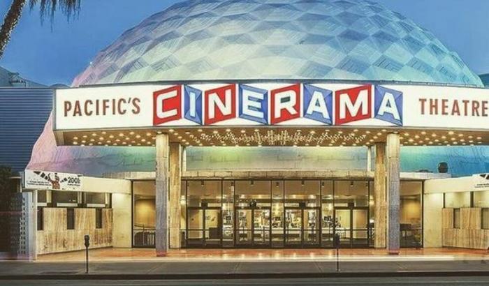 Non regge ai colpi della pandemia: chiude lo storico Cinerama Dome di Los Angeles