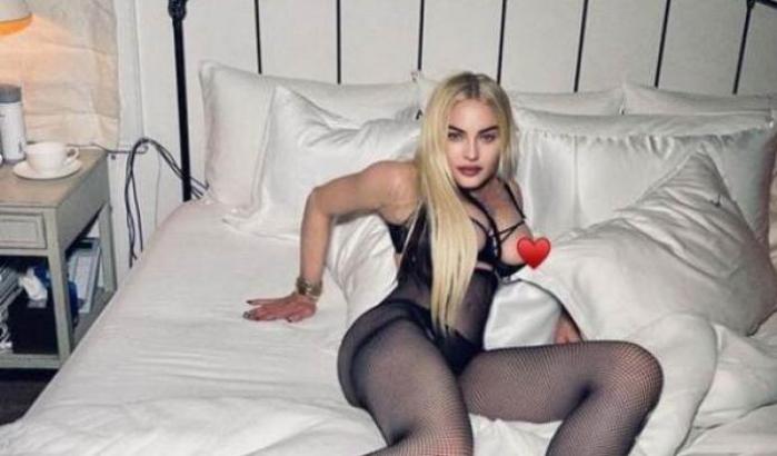 Madonna contro Instagram: ripubblica la foto incriminata e accusa di sessismo il social