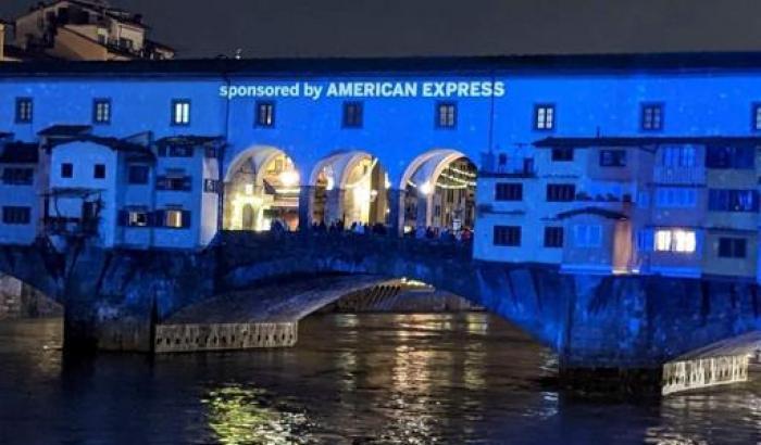 “Sponsored by American Express” proiettato sui monumenti di Firenze: è polemica per il festival F-Light