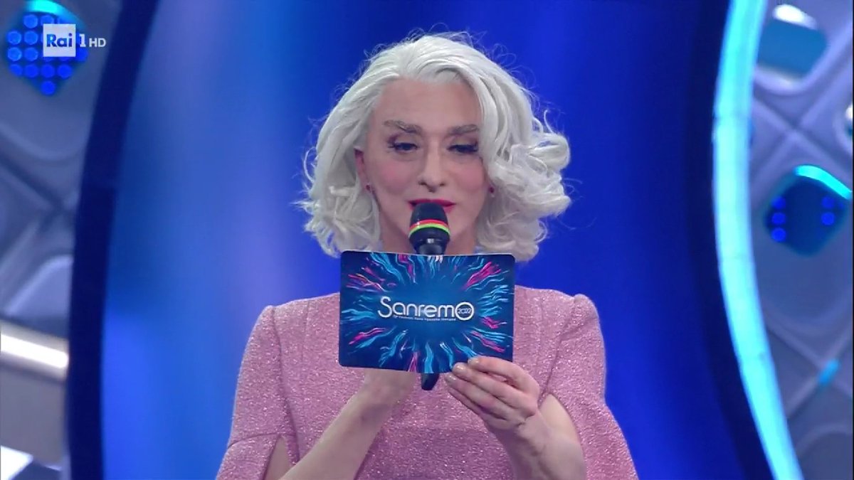 Sanremo 2022, i look della terza serata: trionfo di Drusilla Foer, mentre Mahmood e Blanco conquistano i social
