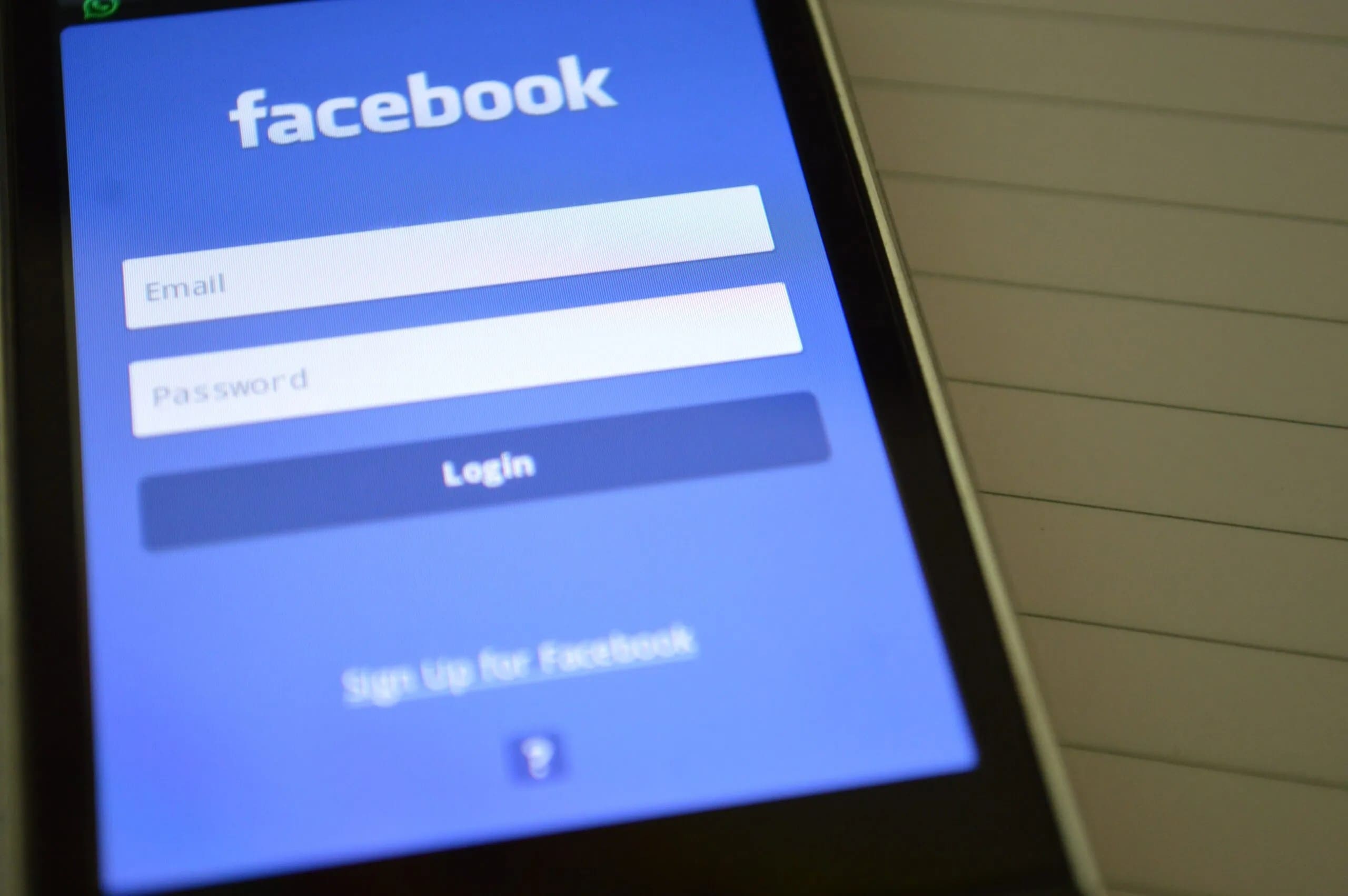 Su Facebook si potranno usare cinque profili collegati