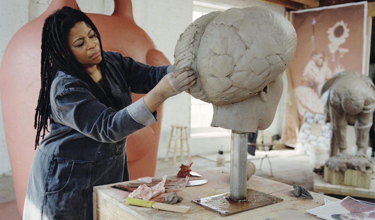 Biennale dell’Arte 2022: il Leone d’Oro è di Simone Leigh con la sua “Brick House”