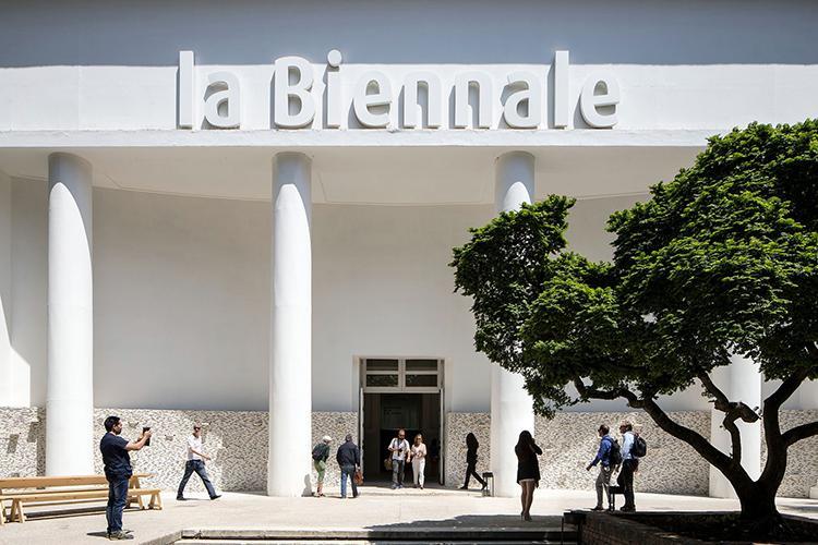 La Biennale ritorna e riaccende la speranza
