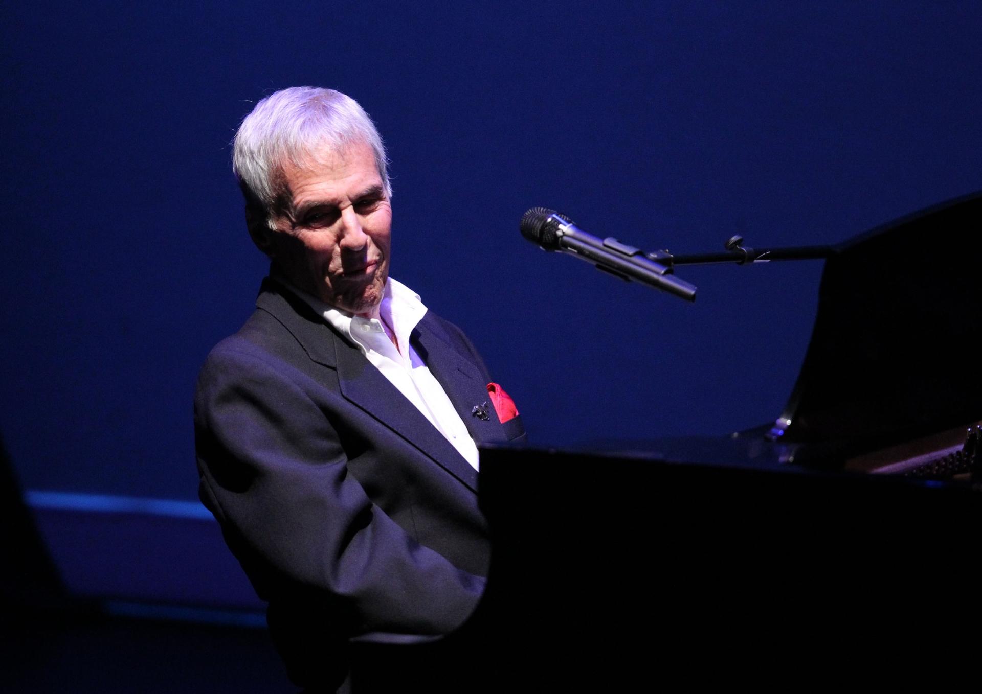 E' morto Burt Bacharach, il grande musicista aveva 94 anni