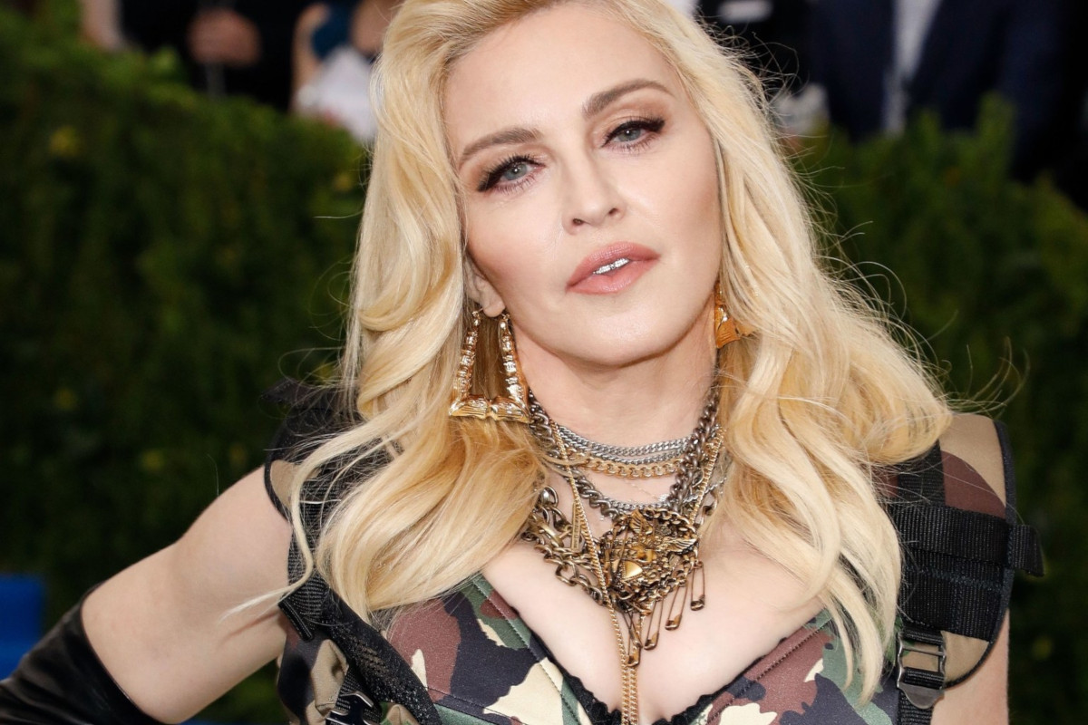 Madonna: posticipato il tour 'Celebration'  a causa di una grave infezione