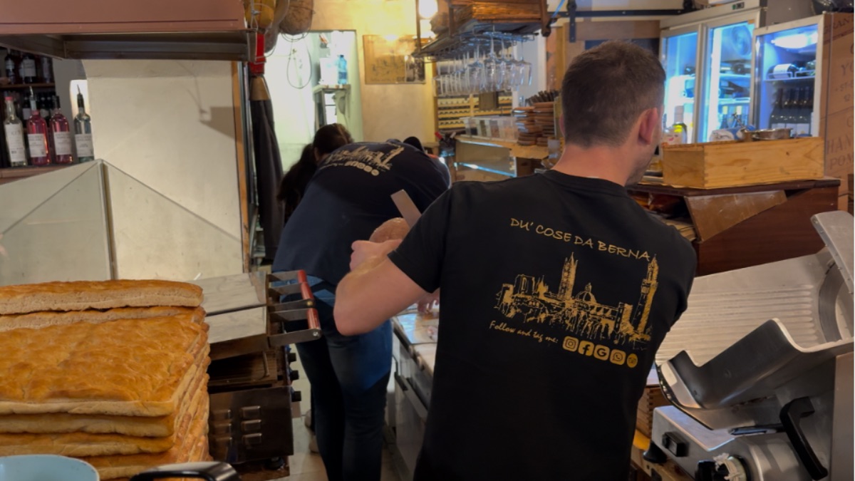 La toscana in una schiacciata: il racconto di un locale senese