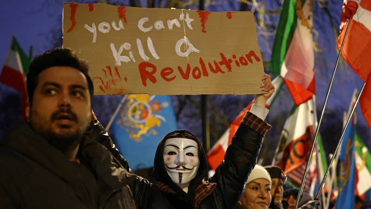 Blackout digitale, la rivolta in Iran si combatte su due fronti