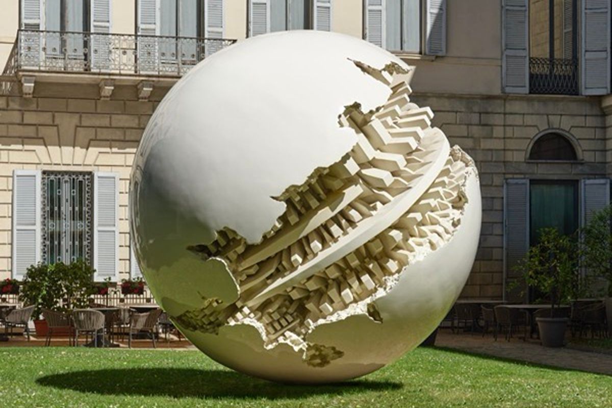 Milano, una mostra per raccontare la vita artistica di Arnaldo Pomodoro
