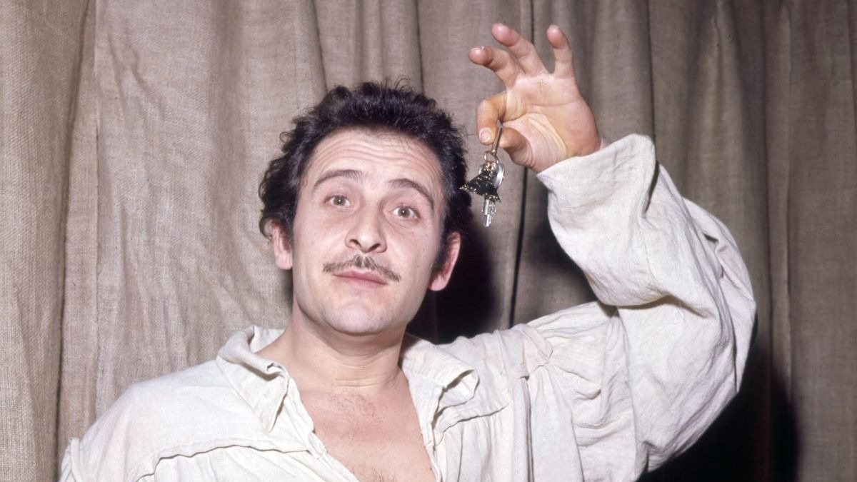 Archivio-Tullio-Farabola “L’uomo che sapeva volare”: la vita di Domenico Modugno in un libro