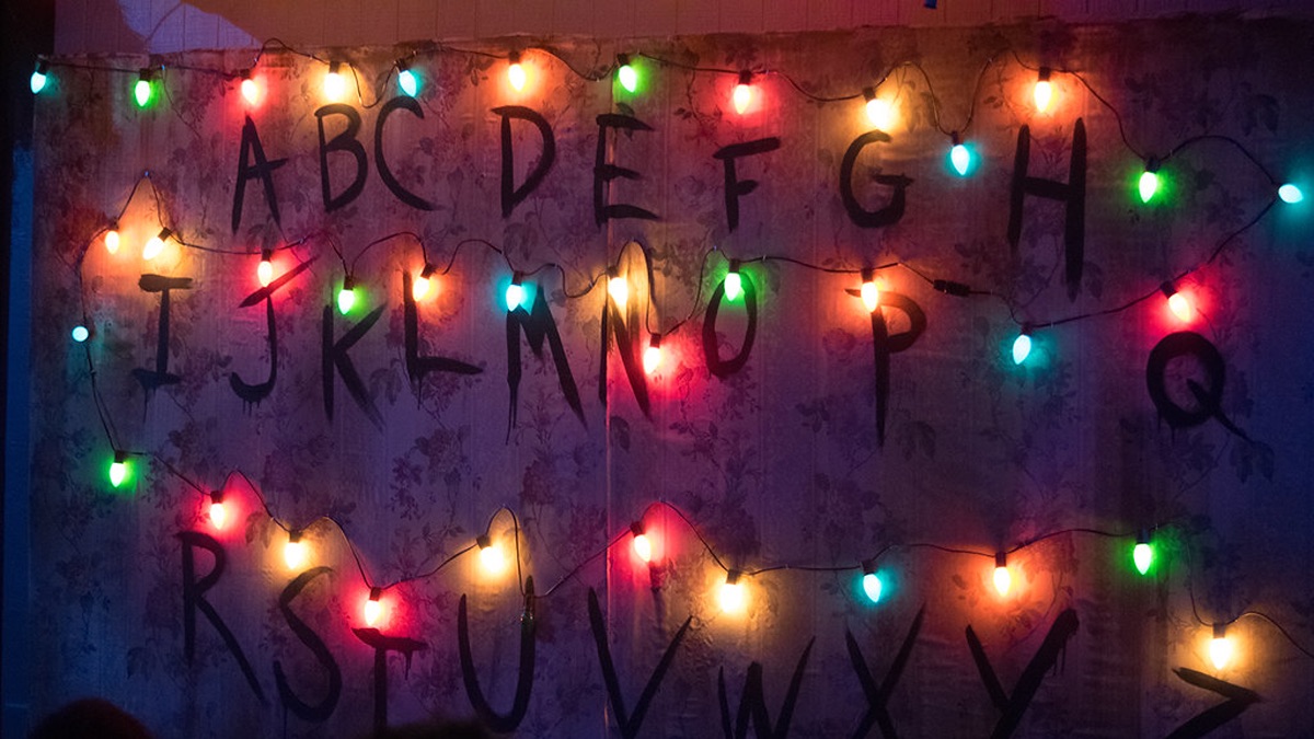 Stranger Things, dieci anni di un fenomeno che ha riscritto la cultura pop