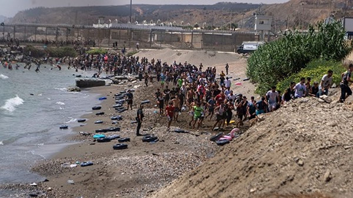Immigrazione: calano gli arrivi in Europa e sale la tensione politica