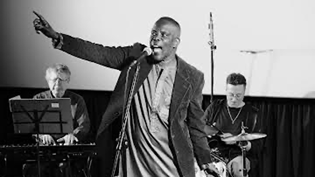 IMG_0342 Dallo Sciamano allo Showman, il 14 agosto a Pisogne la musica di Badara Seck & Band Penc